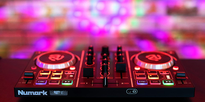 avis - Numark Party Mix - Contrôleur DJ 2 Voies Plug-And-Play