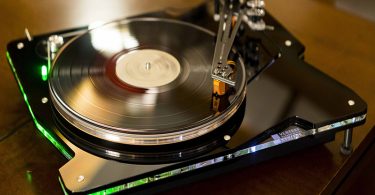 Vertere DG-X : Une Platine Vinyle Élégante et Performante