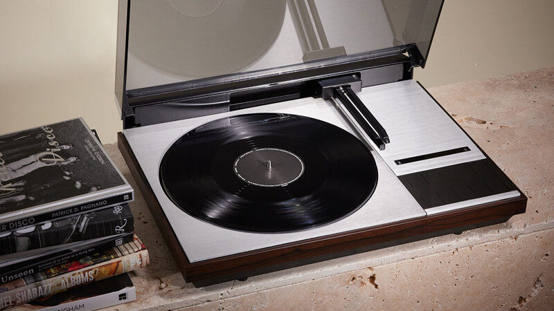 Collaborations et Éditions Limitées - Bang & Olufsen x Saint Laurent