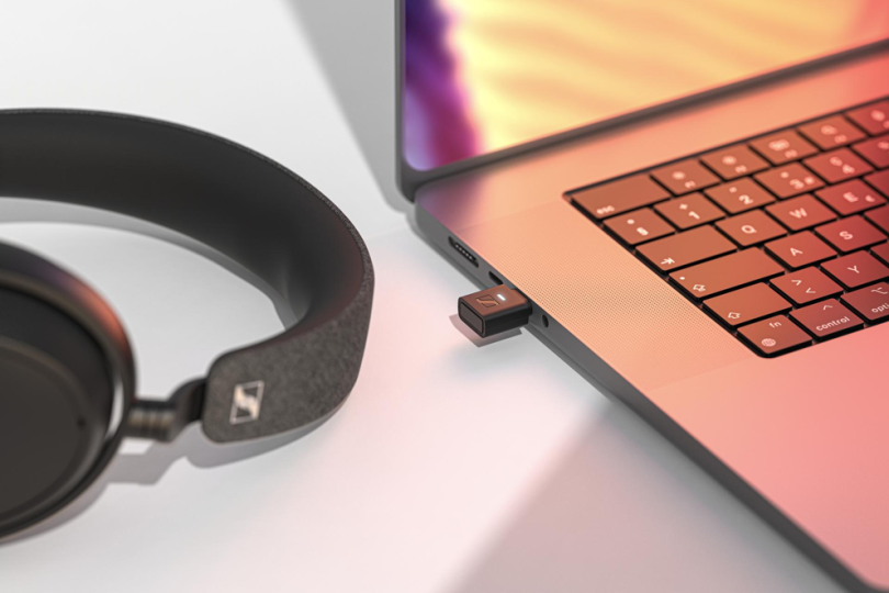 Le Sennheiser BTD 700 est un dongle sans superflu qui se connecte au port USB-C de votre appareil