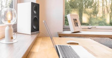 ELAC dévoile Debut ConneX DCB61
