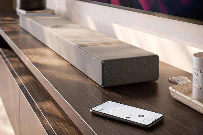 KEF dévoile XIO Soundbar avec audio spatial 5.1.2 révolutionnaire