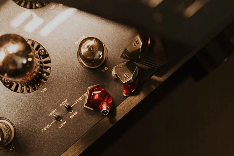 Campfire Audio dévoile le Grand Luna IEM