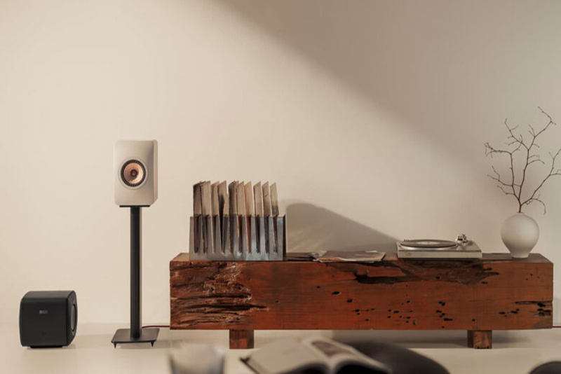 Les LS50 Meta et LS50 Wireless II de KEF se dévoilent en Sand Shell et Moss Green !