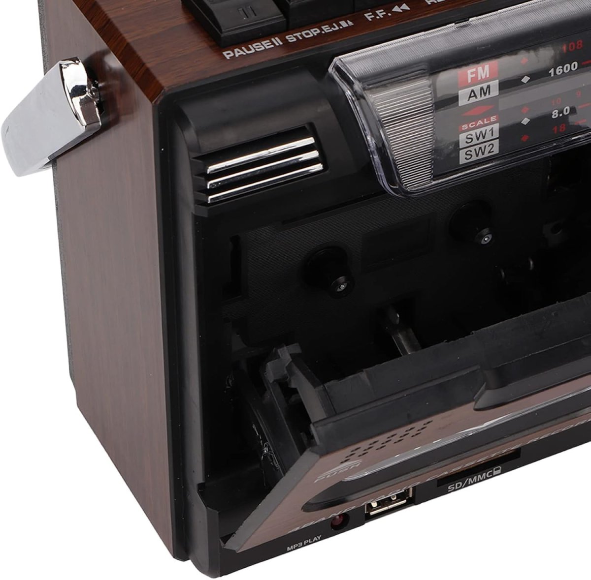 Test Complet du Lecteur de Cassettes Boombox Rétro - Design et Construction Entre Charme Rétro et Qualité Basique