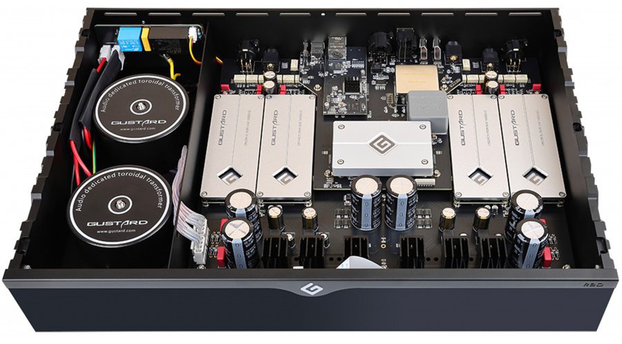 Intérieur du Gustard R30 - Un DAC en Streaming R2R Innovant