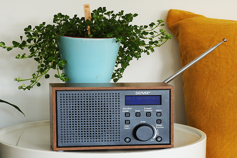 Test Complet du Denver DAB-46 La Radio Numérique Portable DAB+ et FM Abordable
