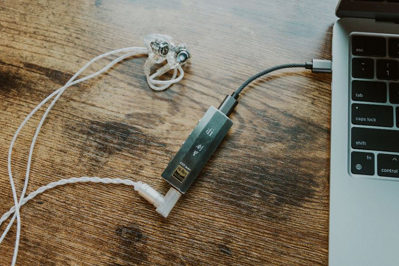 Test du iFi GO Bar Kensei Le Sabre d'Acier qui Tranche dans l'Audio Portable Premium