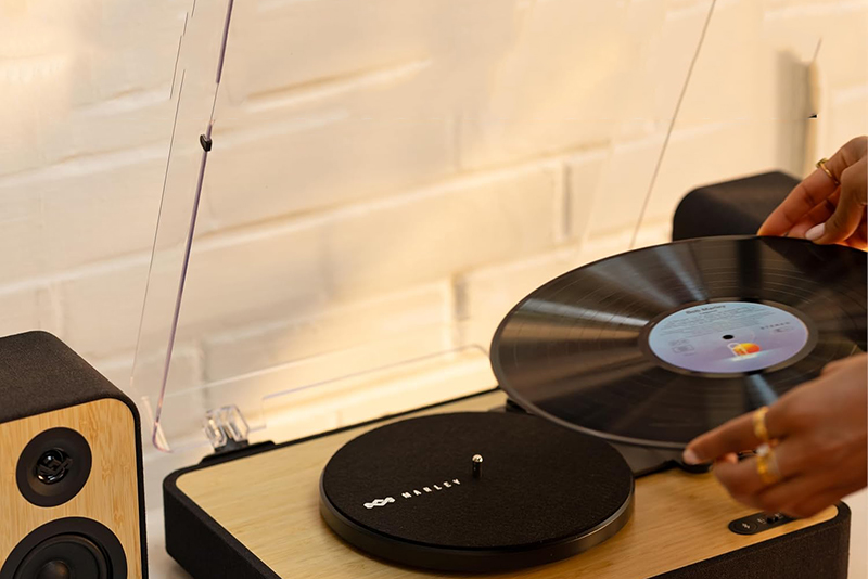 Test Complet Platine Vinyle Bluetooth House of Marley Revolution avec Enceintes Bibliothèque 8W