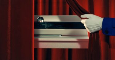 La Nouvelle Folie de B&O Voici la Beosound Premiere, une Barre de Son en Aluminium Pur à 4 900€