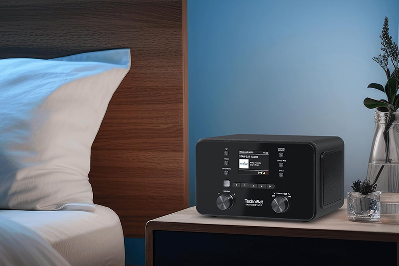 Test TechniSat DIGITRADIO - 550 IR radio internet stéréo DAB+ complète