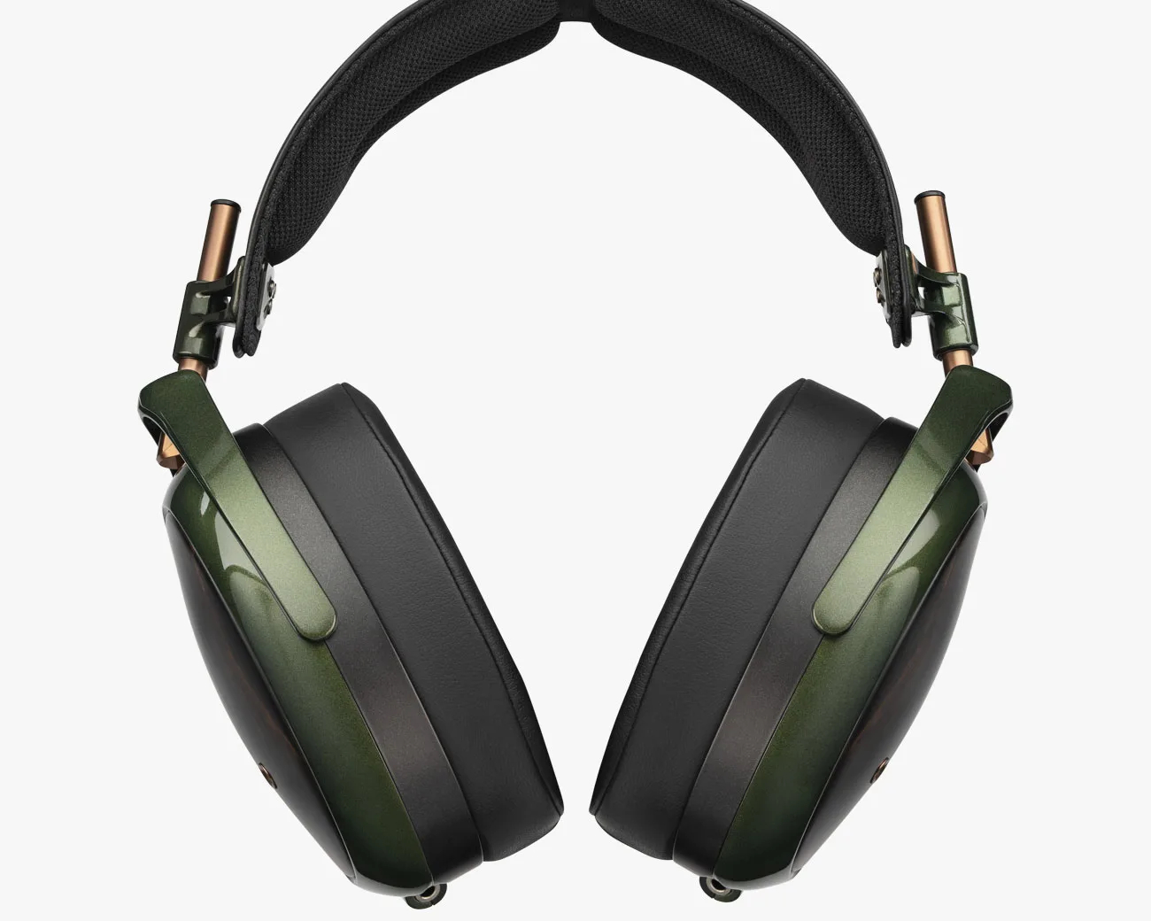 Casque fermé Meze Strada vu de face, finition vert profond avec arceau auto-ajustable et coussinets en cuir.