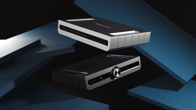 Duo Roksan Caspian 4G composé du préamplificateur streaming et de l’amplificateur de puissance, présentés dans un design britannique moderne et épuré.