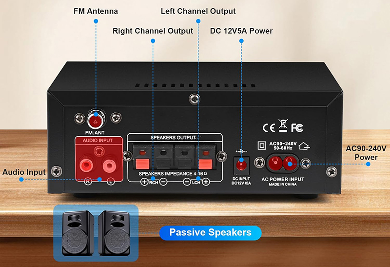 Vue arrière de l’amplificateur Romica AK45 montrant les entrées audio, les sorties enceintes et l’alimentation.