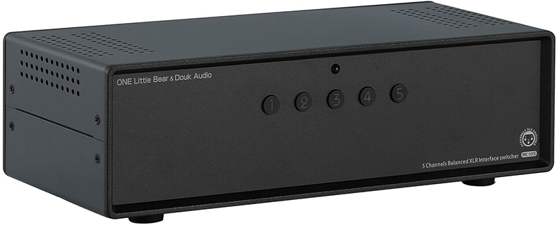 Vue frontale du Douk Audio MC105 avec boutons et indicateurs visibles.