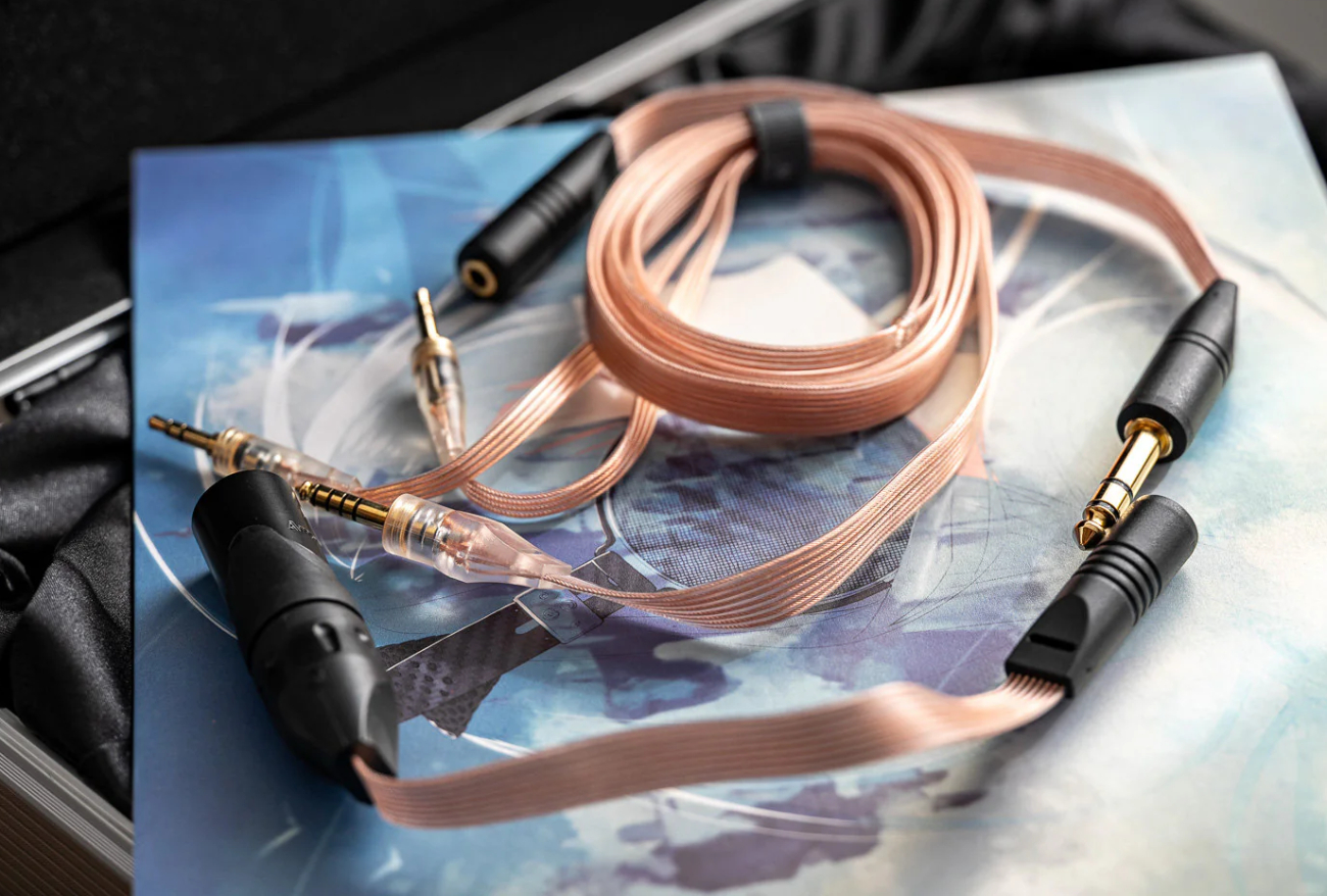 Câble du casque MOONDROP Skyland avec connecteurs jack 3.5 mm, 4.4 mm et adaptateur 6.35 mm
