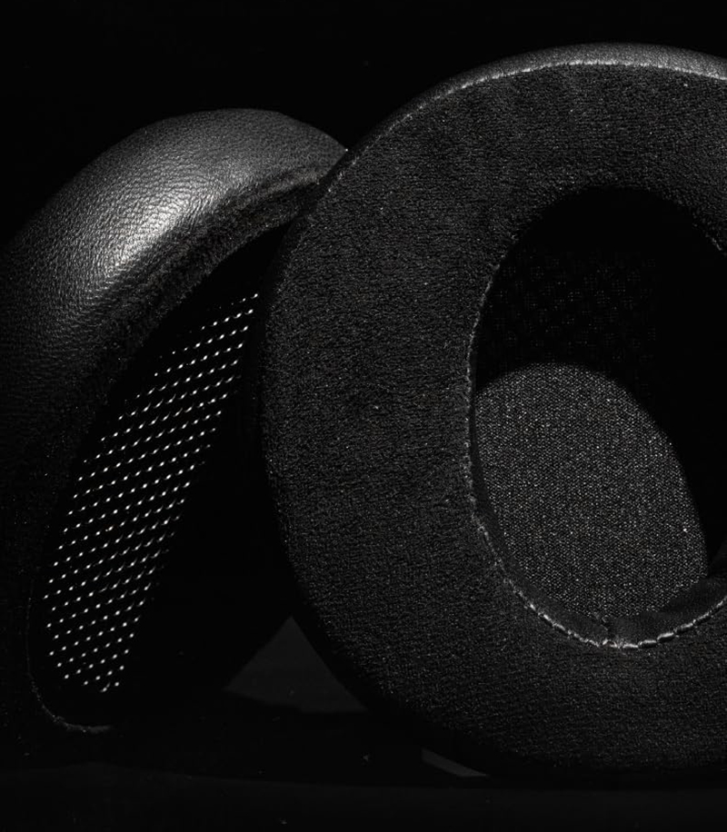 Zoom sur le Moondrop SKYLAND montrant les diaphragmes et la grille du casque.