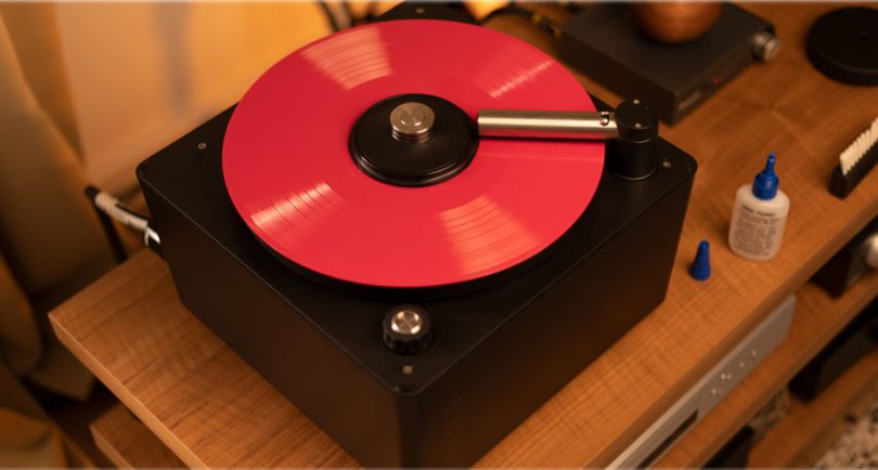 Okki Nokki ONE machine de nettoyage de disques vinyles avec plateau et bras d’aspiration