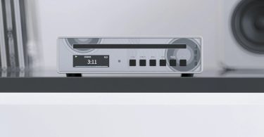 Lecteur CD Hi-Fi compact SMSL PL100 PRO en façade avec écran et commandes