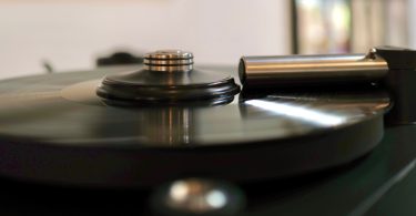 Machine à laver vinyle Okki Nokki ONE en fonctionnement