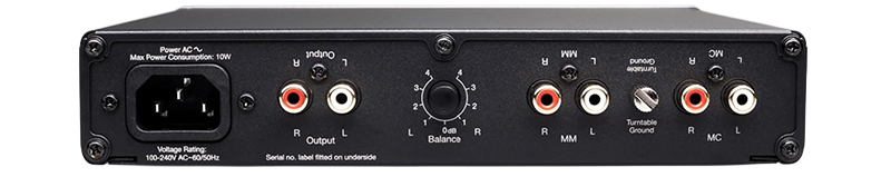 Les détails techniques du Cambridge Audio Alva Duo illustrent sa polyvalence et ses nombreuses connexions.