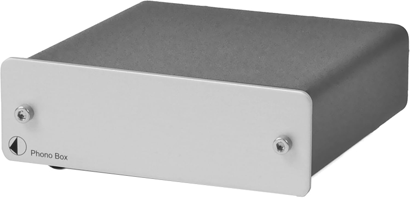 Vue avant du Pro-Ject Phono Box DC avec boutons et entrées visibles.
