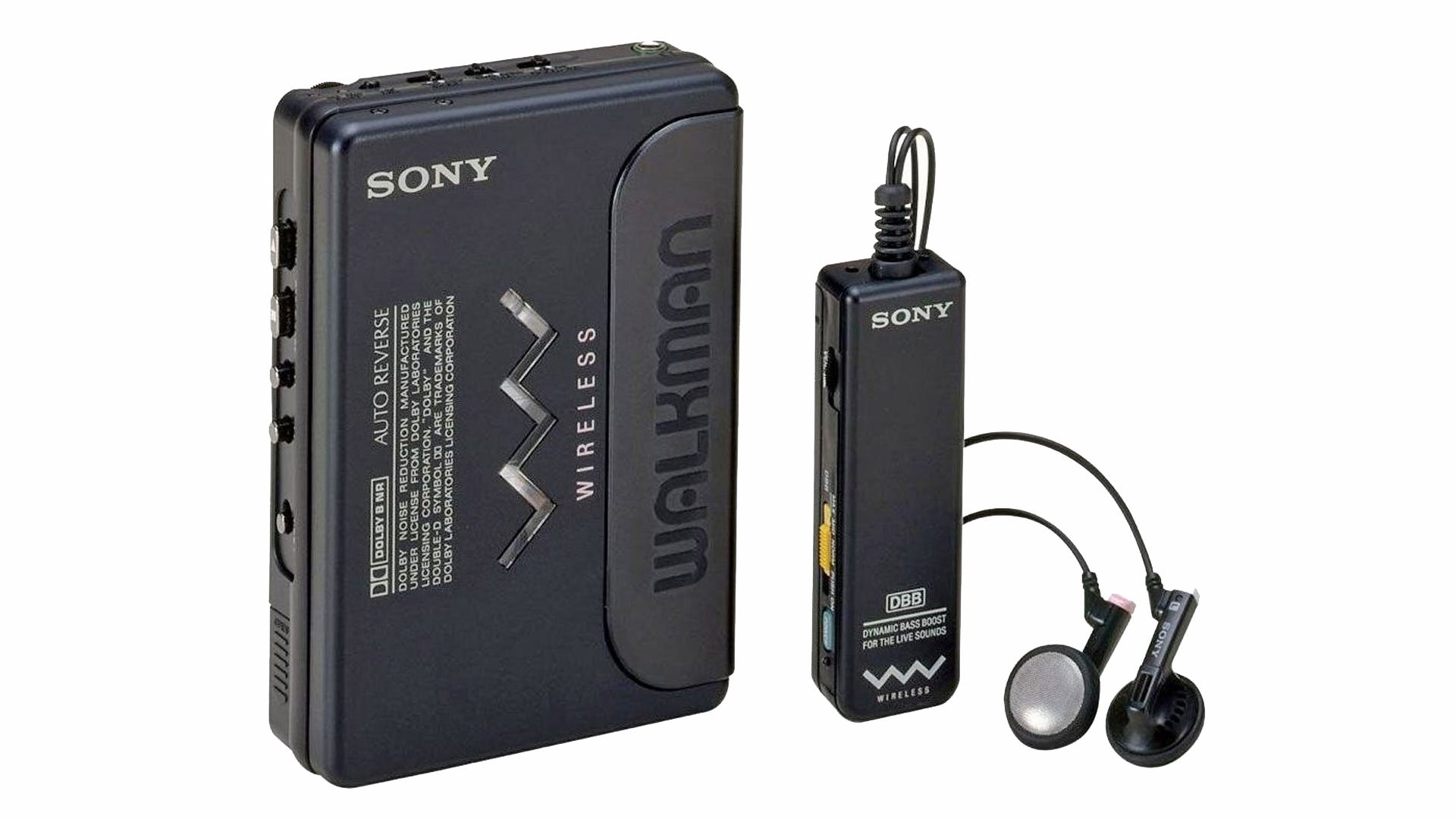 Le Sony Walkman WM-505 noir avec son récepteur radiofréquence séparé et ses écouteurs boutons, premier modèle de baladeur cassette sans fil.