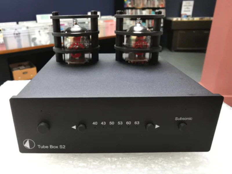 Pro-Ject Tube Box S2 Le Préampli Phono à Tubes qui injecte une Âme à vos Vinyles