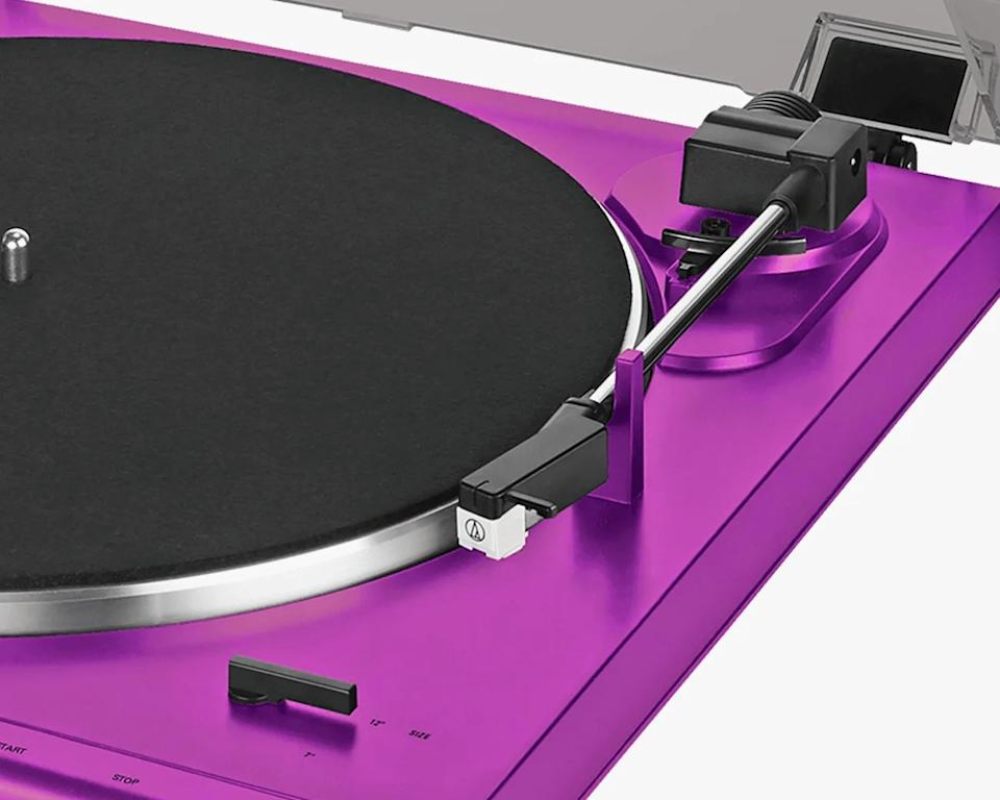 Audio-Technica AT-LP60X-PL détail plateau aluminium bras de lecture cellule Dual Magnet