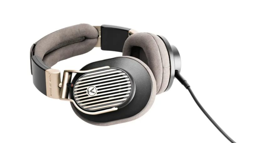 Casque ouvert Austrian Audio The Arranger avec driver dynamique 44 mm à membrane DLC, cadre métallique pliable et coussinets en similicuir velours remplaçables