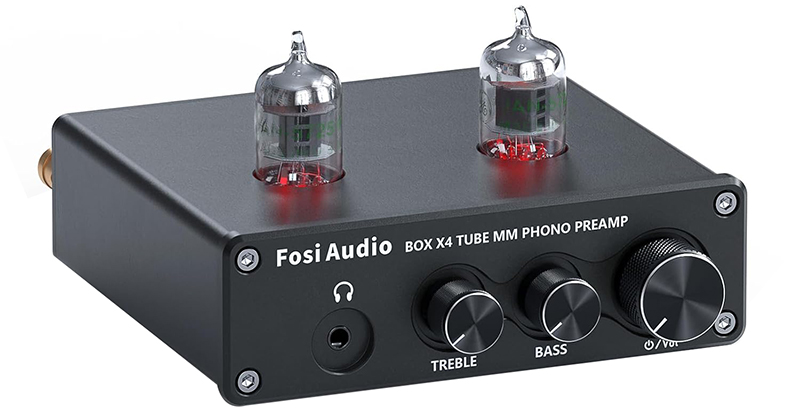 Le Fosi Audio BOX X4 montre sa façade avec boutons et tubes visibles en face avant.