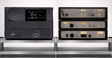 Ideon Audio Axiom DAC système trois châssis vue avant et arrière avec écran 22.4 MHz et connectique XLR RCA