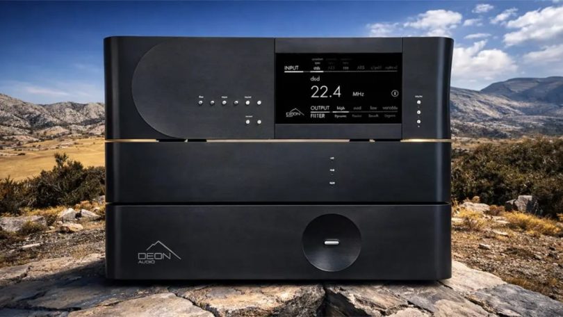 Ideon Audio Axiom DAC deux châssis empilés affichant DSD 22.4 MHz, finition noire mate avec ligne cuivrée