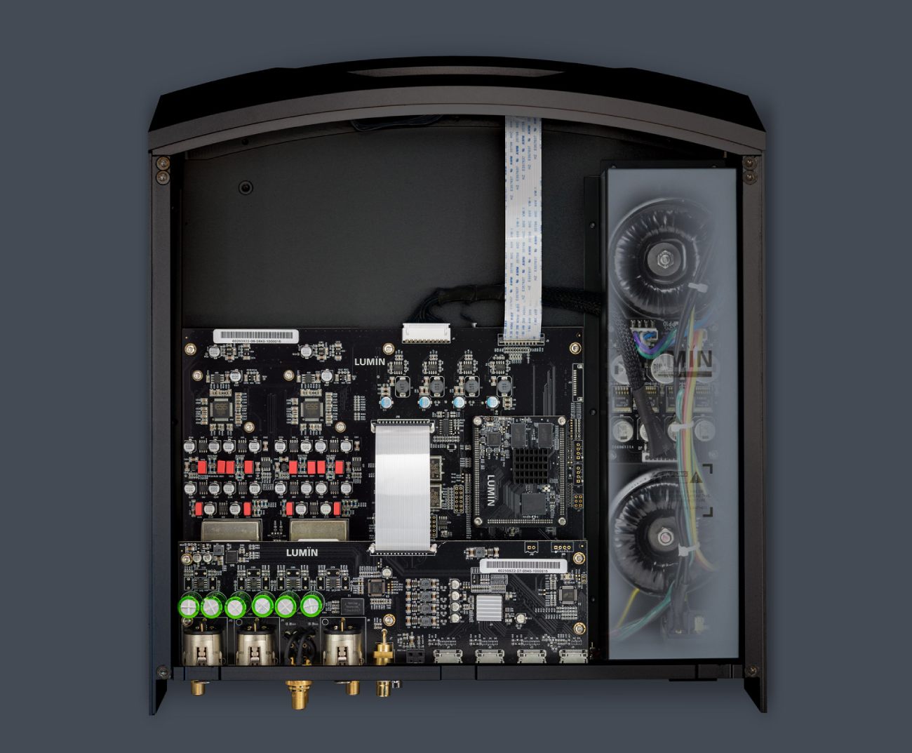 LUMIN P2 vue interne circuits DAC ES9038PRO alimentation double toroïdale Lundahl