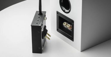 Pro-Ject lance le Wireless Box E à 229€ par unité, un module amplifié à clipser sur les bornes des enceintes passives. WiiM OS, Bluetooth 5.0, 25W sous 8 ohms, mais DAC non spécifié et pas d'AirPlay 2.