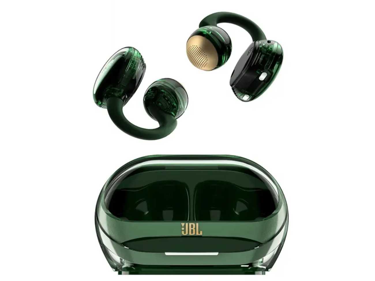 Paire complète d'écouteurs JBL Soundgear Clips finition Emerald Green vert émeraude translucide avec leur boîtier de charge ouvert et vide, montrant les deux emplacements internes et le logo JBL doré gravé en façade sur la coque translucide