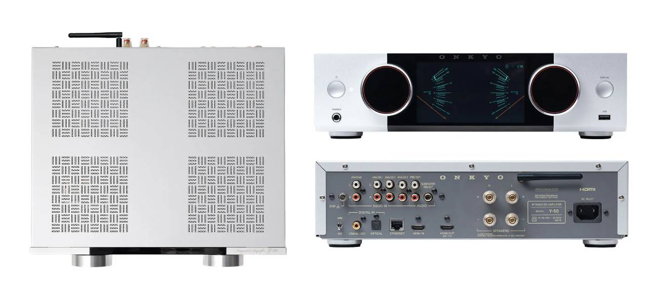 Vue d'ensemble de l'Onkyo Muse Y-50 sous trois angles : dessus ajouré au motif San Kuzushi avec antenne Wi-Fi, façade avec vumètres virtuels et deux molettes, et panneau arrière détaillé montrant entrées phono MM/MC, trois RCA analogiques, pre out, subwoofer pre out, coaxial, optique, Ethernet, HDMI IN, HDMI OUT ARC et borniers d'enceintes