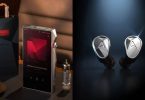 Baladeur audiophile Astell&Kern SP4000T en finition acier inox posé près de son coffret et d'un tube à vide visible, à droite les écouteurs intra-auriculaires Clarus argentés éclairés sur fond sombre