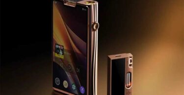 Baladeur audiophile Shanling M8T Cu et DAC USB Shanling UA7 Cu en édition cuivre, avec la grille des doubles tubes JAN6418 au sommet du baladeur, son écran tactile Android et la fenêtre à tube du dongle