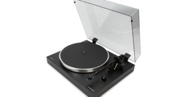 Platine vinyle Andover Audio Andover-One DD à entraînement direct, plinthe MDF noir mat, plateau aluminium, bras droit carbone avec cellule Audio-Technica AT-VM520xEB et capot relevé