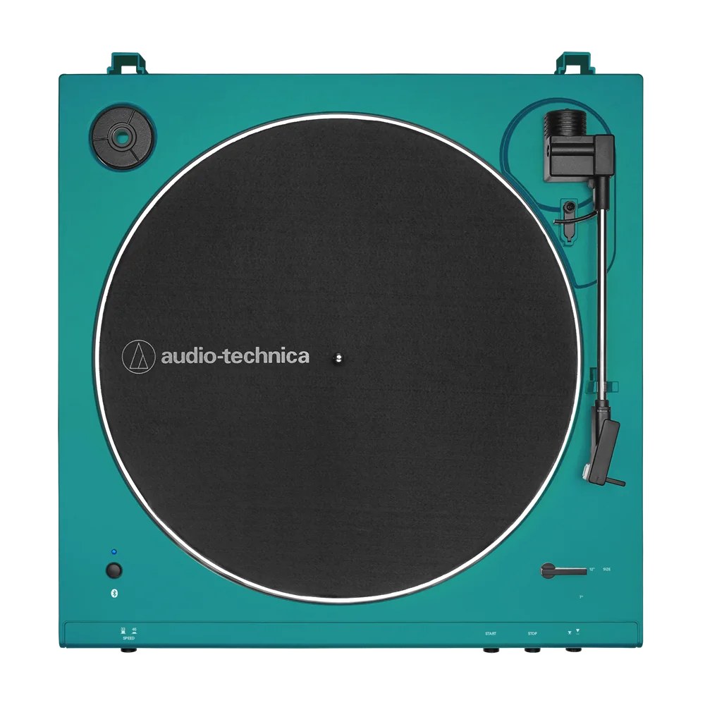 Platine vinyle Audio-Technica AT-LP60XBT bleu canard vue de dessus : plateau avec feutrine noire, bras automatique, bouton Bluetooth, sélecteur de vitesse et touches Start et Stop en façade