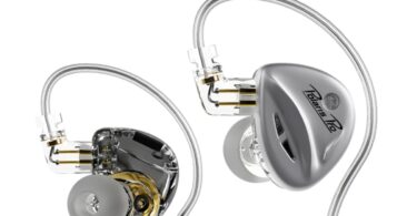 Intra-auriculaires CCA Polaris Pro en finition argent et noire, coque translucide laissant voir le transducteur dynamique 10 mm double aimant, câble à crochets d'oreille et connecteurs 2 broches