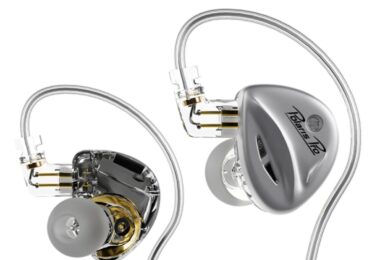 Intra-auriculaires CCA Polaris Pro en finition argent et noire, coque translucide laissant voir le transducteur dynamique 10 mm double aimant, câble à crochets d'oreille et connecteurs 2 broches