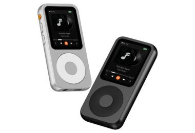 Baladeur Fosi Audio DAP Neo en finitions argent et noir, boîtier métal, écran TFT 2,4 pouces et molette de contrôle façon iPod Classic