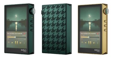Baladeur HiBy RS2 II en aluminium vert vu de face et de dos avec motif pied-de-poule, et édition limitée en laiton doré, écran tactile 3,55 pouces et molette de volume