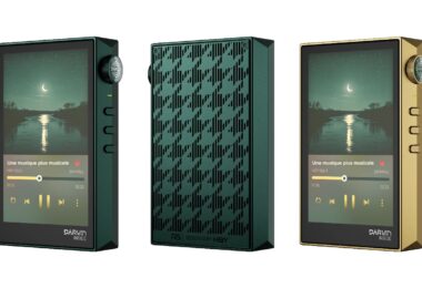 Baladeur HiBy RS2 II en aluminium vert vu de face et de dos avec motif pied-de-poule, et édition limitée en laiton doré, écran tactile 3,55 pouces et molette de volume