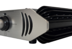 Amplificateur intégré Audio Resurgence Kraken AR6A Evolution en aluminium, vue de trois quarts avec sélecteur d'entrées et volume concentriques