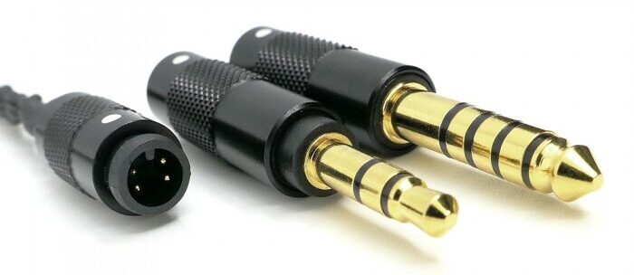 Fiche multiple 2 en 1 du câble Maestraudio MAPro2000 avec ses deux embouts interchangeables jack 3,5 mm asymétrique et Pentaconn 4,4 mm symétrique