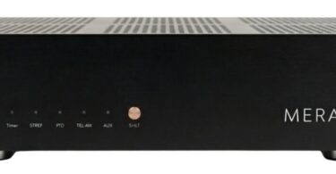 Convertisseur Merason DAC 2 noir vu de face, voyants et boutons dorés en façade, capot ajouré, logo Merason à droite