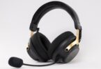 Casque gaming sans fil Moondrop GM-01 Pro noir avec arceau en alliage d'aluminium, fourches dorées, coussinets en tissu et micro perche amovible